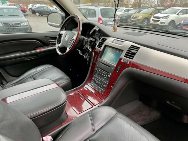 Cadillac Escalade III, 7 мест, 2007 г.
