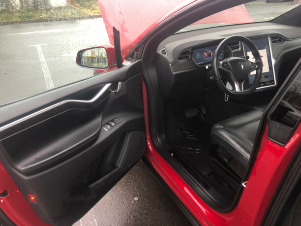 Tesla Model X, 7 мест, 2016 г.