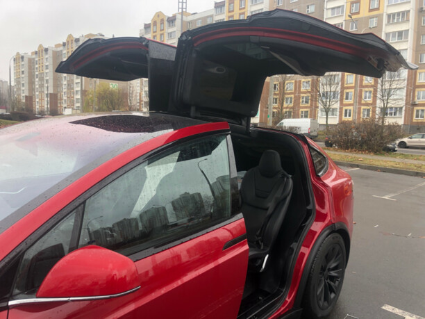 Tesla Model X, 7 мест, 2016 г.