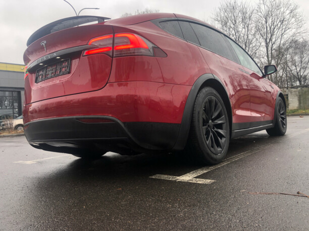 Tesla Model X, 7 мест, 2016 г.