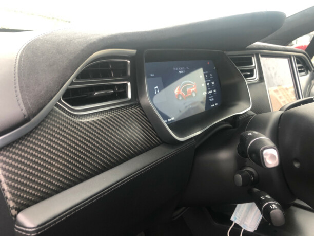 Tesla Model X, 7 мест, 2016 г.