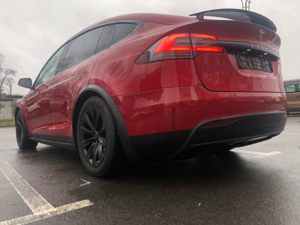 Tesla Model X, 7 мест, 2016 г.