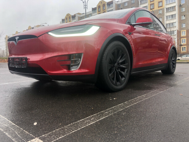 Tesla Model X, 7 мест, 2016 г.