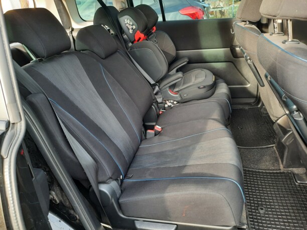 Mazda 5 II, 7 мест, 2011 г.