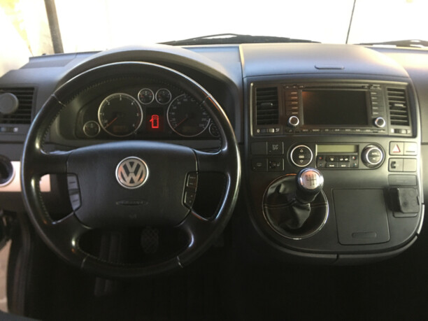 Volkswagen Multivan T5, 2005 г.