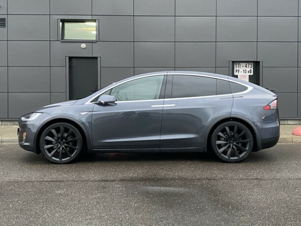 Tesla Model X, 7 мест, 2016 г.