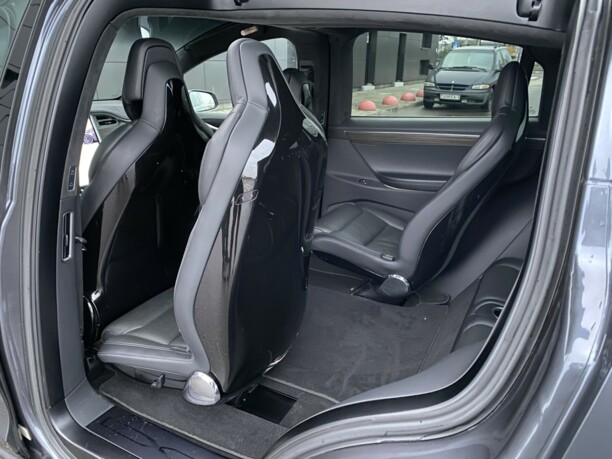 Tesla Model X, 7 мест, 2016 г.