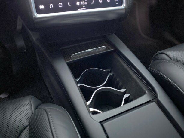 Tesla Model X, 7 мест, 2016 г.