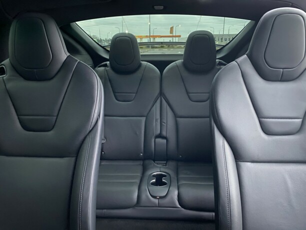 Tesla Model X, 7 мест, 2016 г.