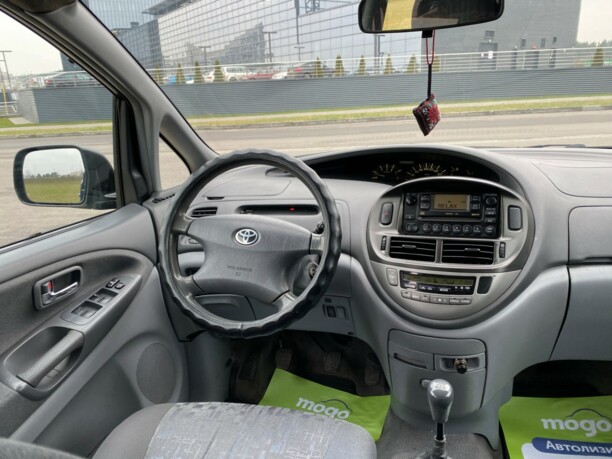 Toyota Previa II (XR30, XR40), 7 мест, 2001 г.