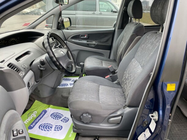 Toyota Previa II (XR30, XR40), 7 мест, 2001 г.