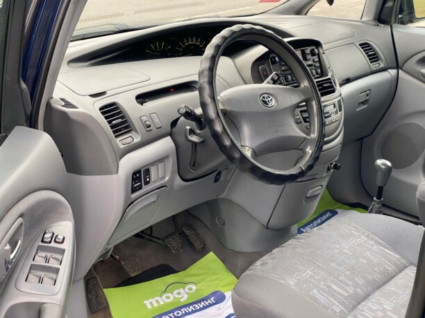 Toyota Previa II (XR30, XR40), 7 мест, 2001 г.