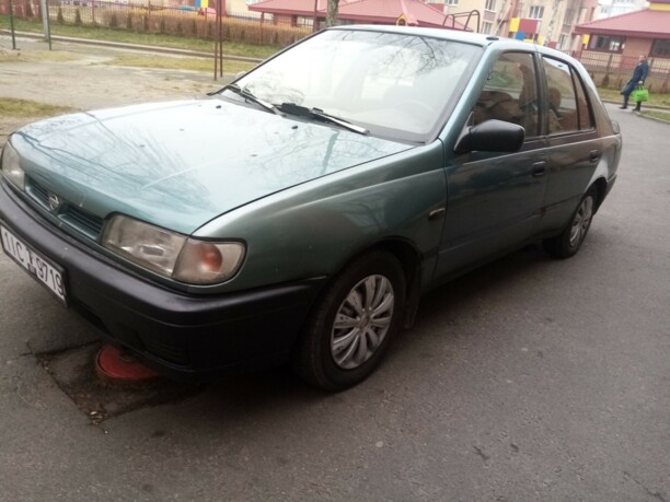 Nissan Sunny N14, 1993 г.