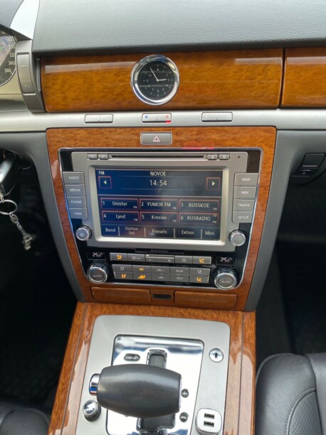 Volkswagen Phaeton I · 2-й рестайлинг, 2011 г.