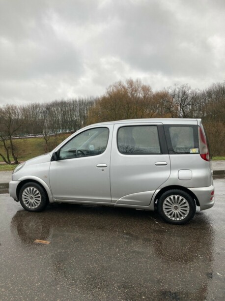 Toyota Yaris Verso, 2000 г.