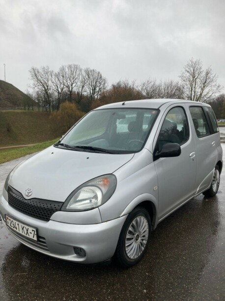 Toyota Yaris Verso, 2000 г.