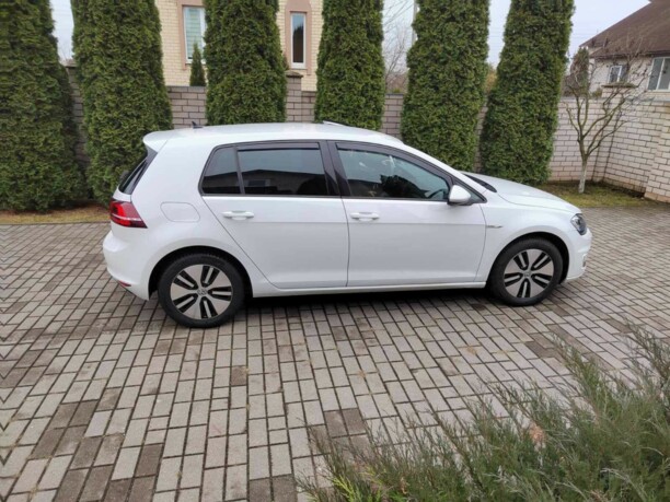 Volkswagen e-Golf VII, 2015 г.