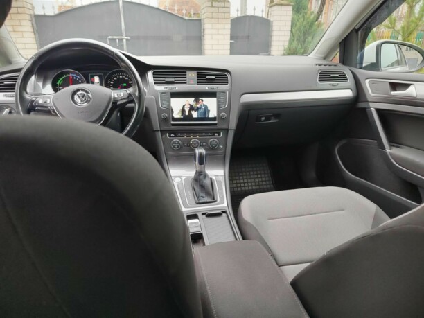 Volkswagen e-Golf VII, 2015 г.