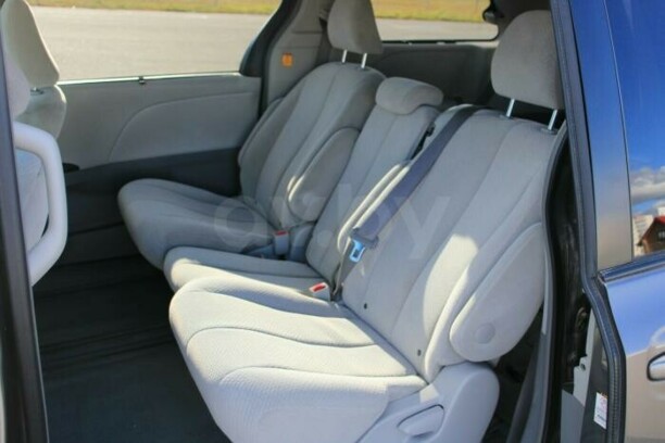 Toyota Sienna III (XL30), 7 мест, 2011 г.