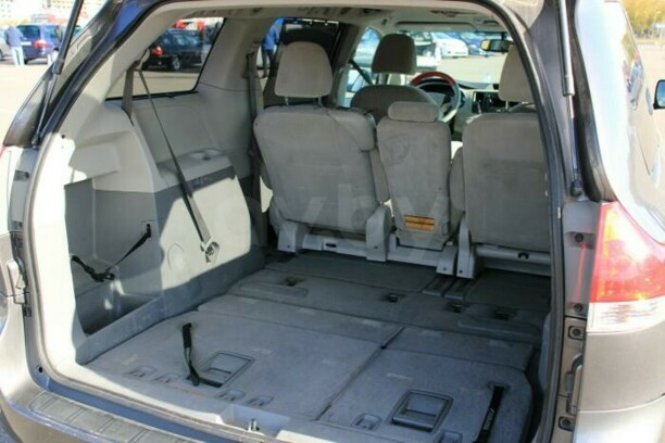 Toyota Sienna III (XL30), 7 мест, 2011 г.