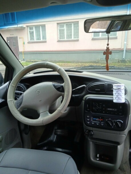 Chrysler Voyager III, 7 мест, 1999 г.