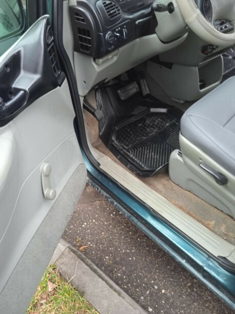Chrysler Voyager III, 7 мест, 1999 г.