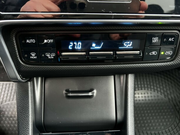 Toyota Auris II (E180) · Рестайлинг, 2017 г.