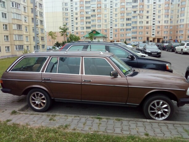 Mercedes-Benz E-Класс W123, 1982 г.