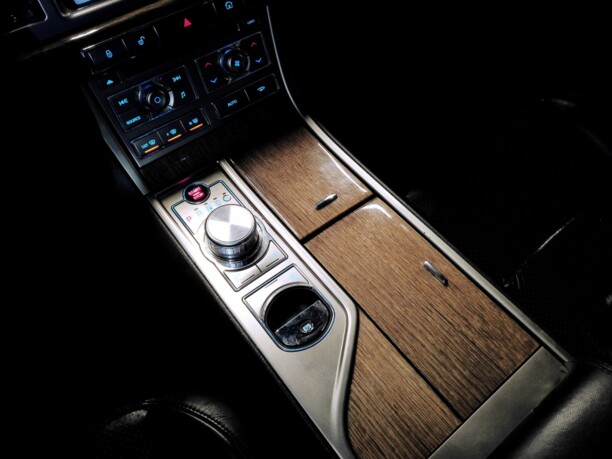 Jaguar XF X250, 2008 г.