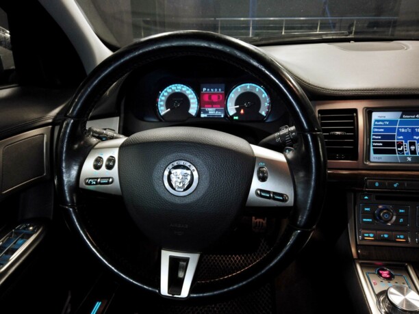 Jaguar XF X250, 2008 г.