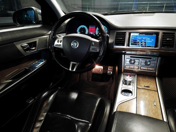 Jaguar XF X250, 2008 г.