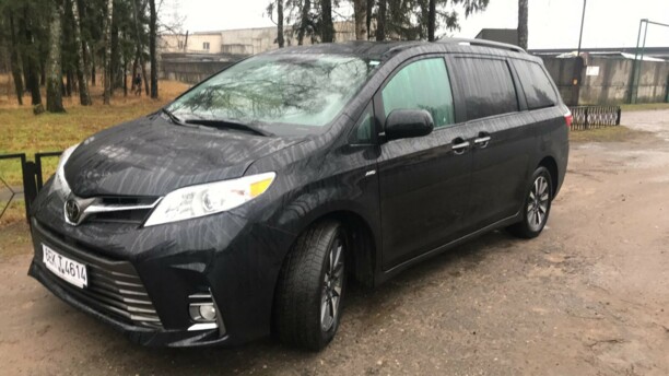 Toyota Sienna III (XL30), 7 мест, 2018 г.