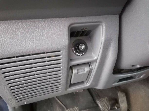 Mitsubishi Pajero II · Рестайлинг, 7 мест, 2002 г.