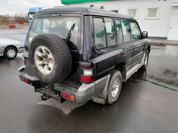 Mitsubishi Pajero II · Рестайлинг, 7 мест, 2002 г.