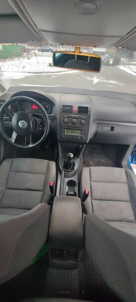 Volkswagen Touran I, 7 мест, 2004 г.