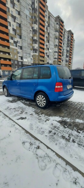 Volkswagen Touran I, 7 мест, 2004 г.