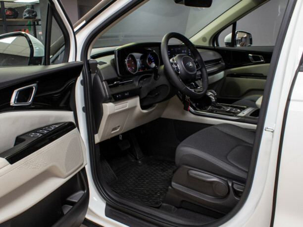 Kia Carnival III, 7 мест, 2021 г.