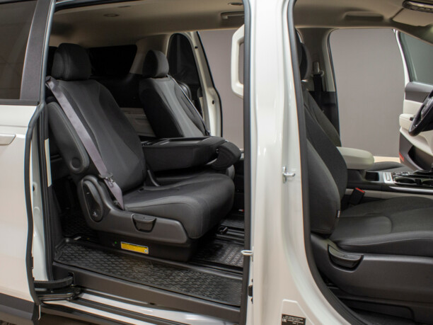 Kia Carnival III, 7 мест, 2021 г.