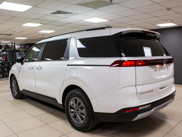 Kia Carnival III, 7 мест, 2021 г.