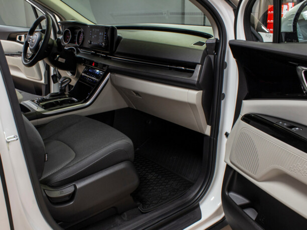 Kia Carnival III, 7 мест, 2021 г.