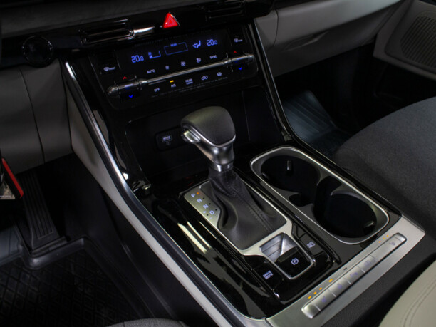 Kia Carnival III, 7 мест, 2021 г.