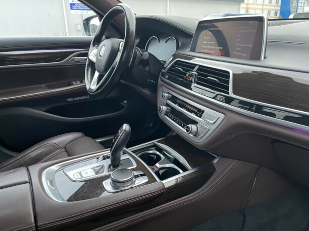 BMW 7 серия G12 (Long), 2017 г.