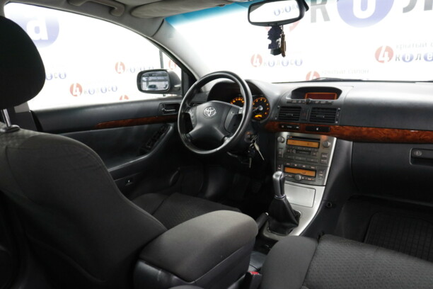 Toyota Avensis II (T250), 2004 г.