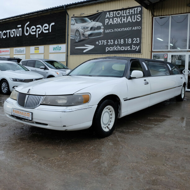 Lincoln Town Car III, 2000 г.