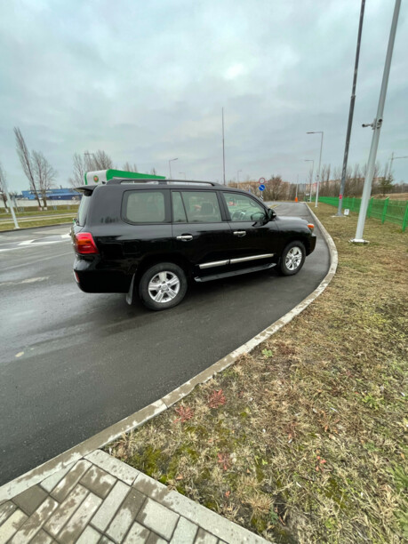 Toyota Land Cruiser J200 · Рестайлинг, 7 мест, 2013 г.