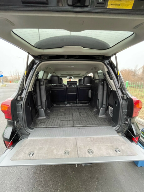 Toyota Land Cruiser J200 · Рестайлинг, 7 мест, 2013 г.