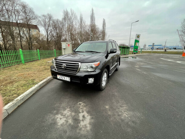 Toyota Land Cruiser J200 · Рестайлинг, 7 мест, 2013 г.