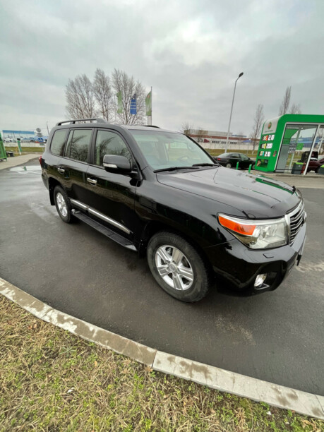 Toyota Land Cruiser J200 · Рестайлинг, 7 мест, 2013 г.