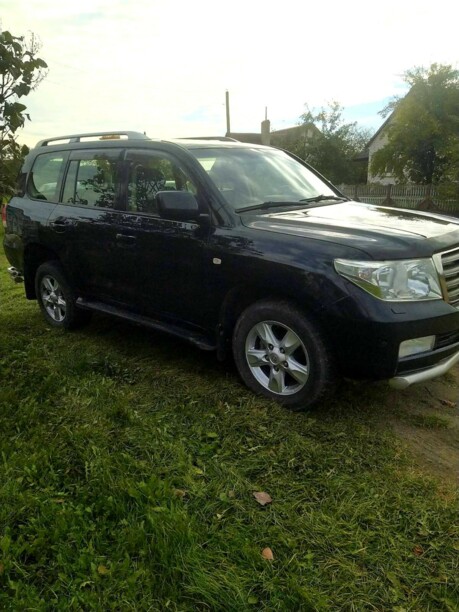 Toyota Land Cruiser J200, 7 мест, 2011 г.