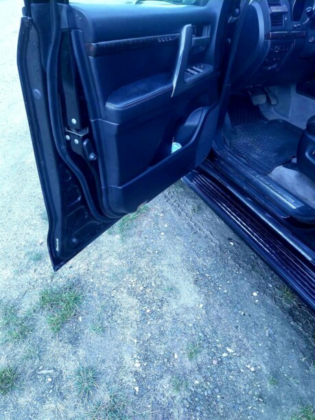 Toyota Land Cruiser J200, 7 мест, 2011 г.